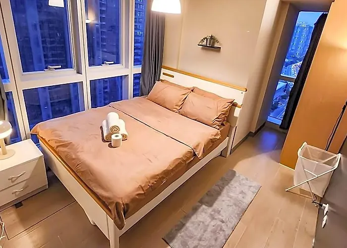 Hotel Spacious Executive 3br W/ Ps4 & Bathtub In Bgc Manila